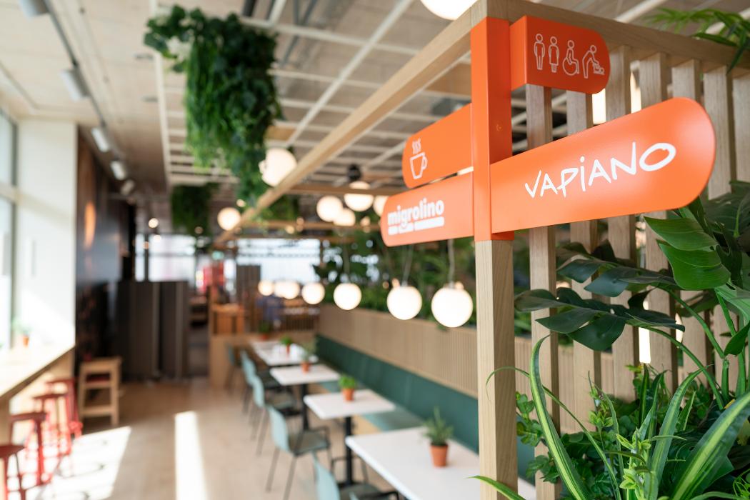 migrolino Spreitenbach, Industriestrasse in Spreitenbach