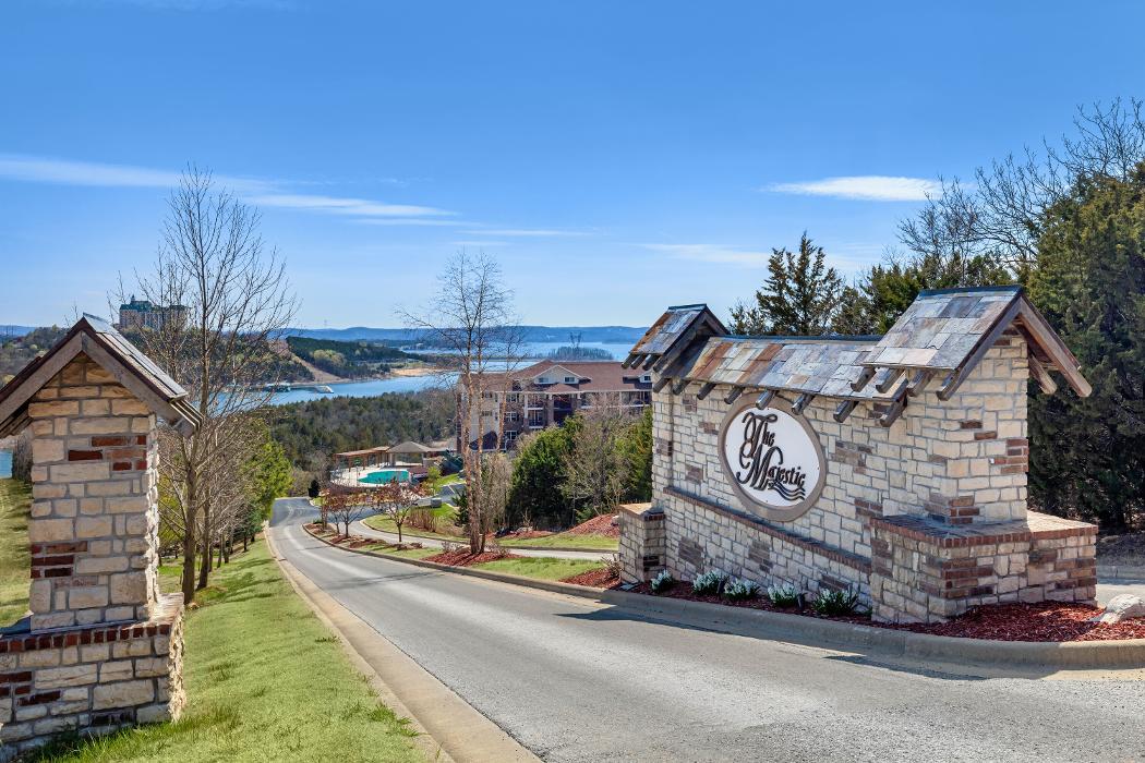 Thousand Hills Vacations - Branson, MO