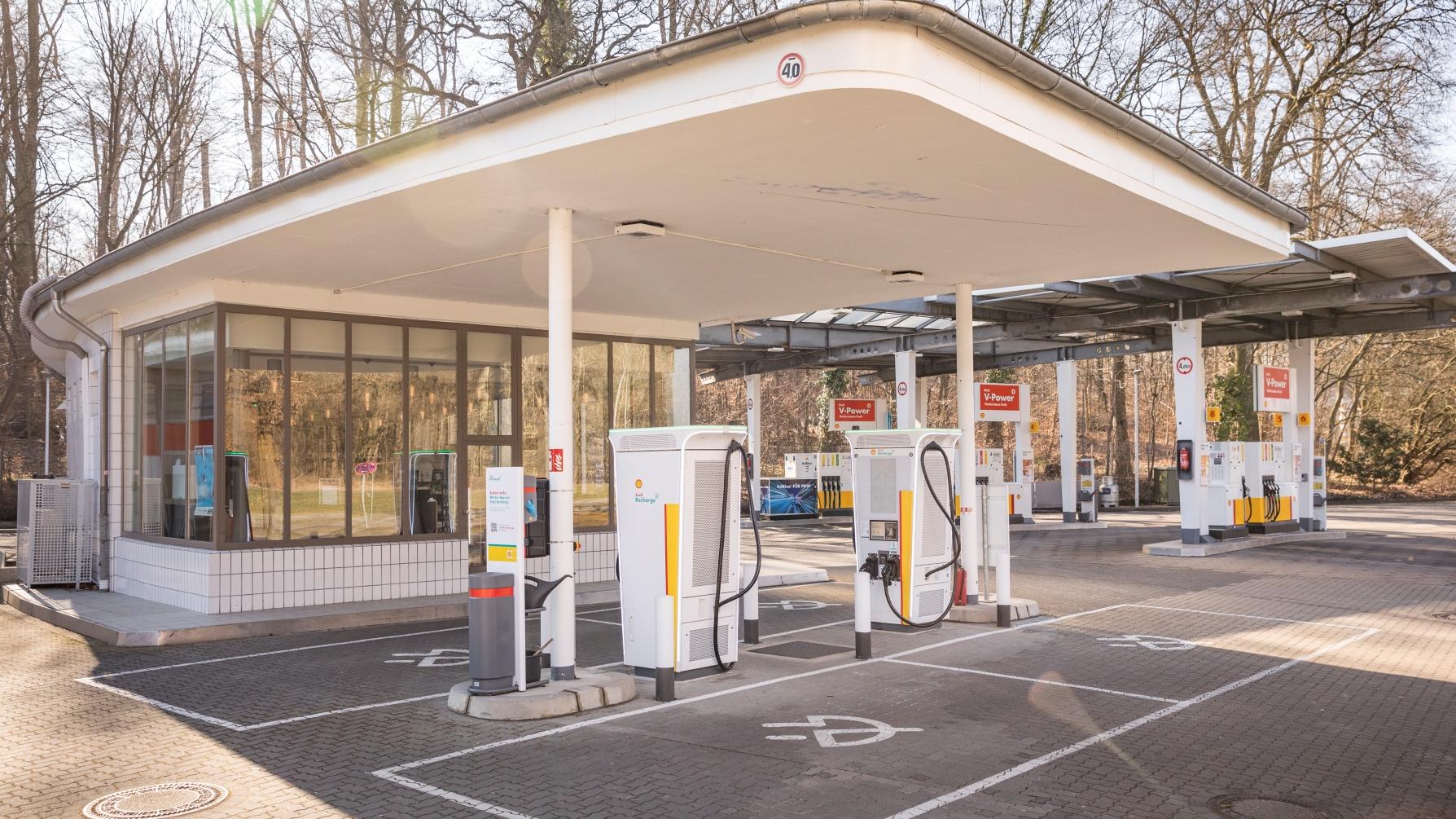 Shell Recharge Charging Station, Braunschweiger Straße in Wolfsburg