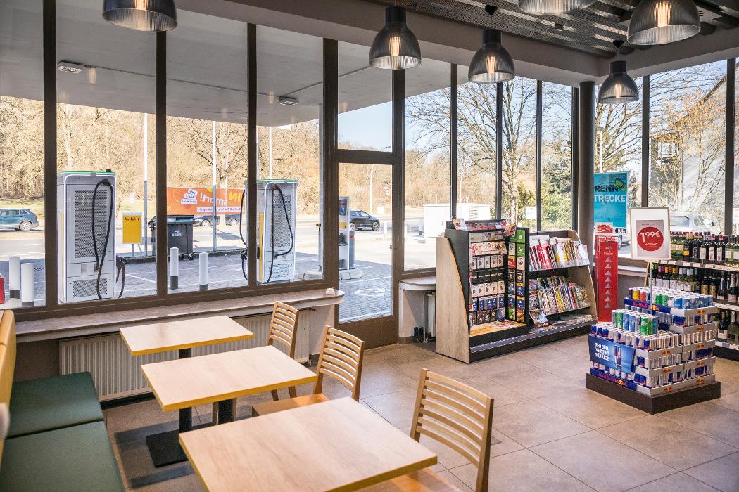 Shell Recharge Charging Station, Braunschweiger Straße in Wolfsburg