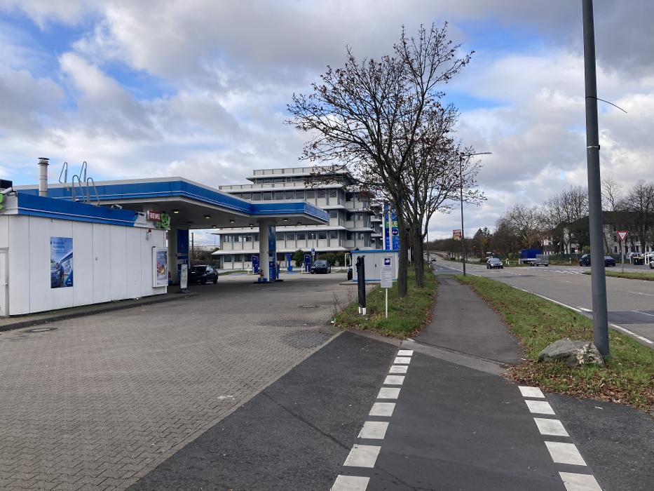 Aral pulse Ladestation, Kölner Straße in Köln
