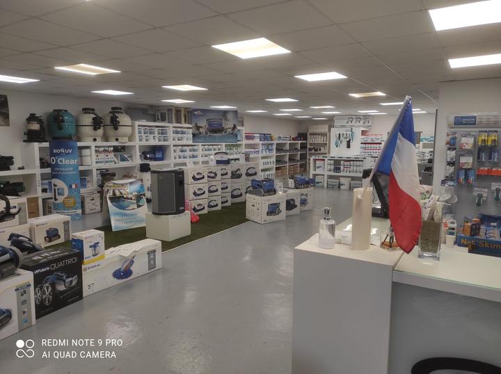 Destination Piscine SAS store (fournitures)