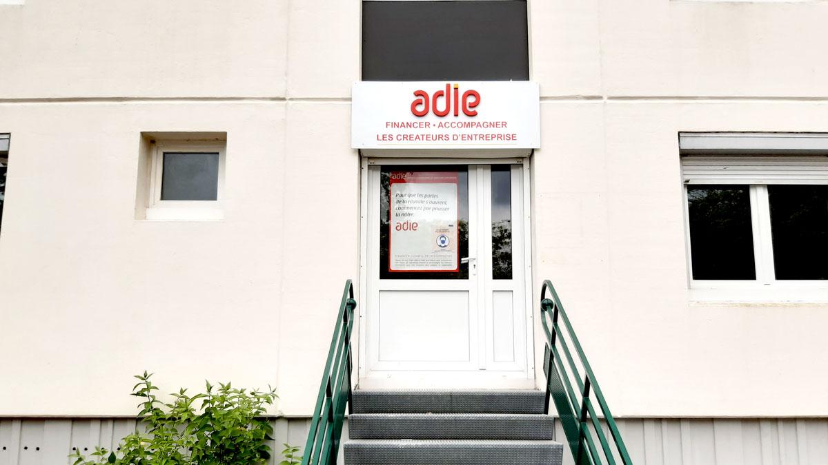 Foto 2 di Agence Adie