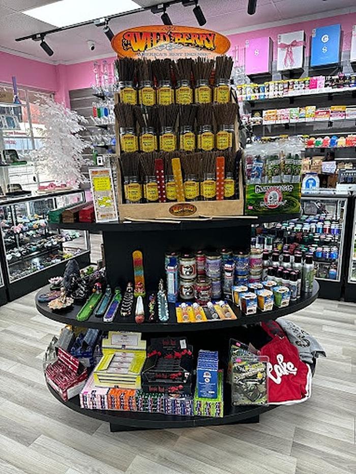 Pink Cloud Smoke Shop - Winter Haven, FL