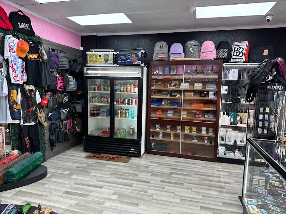 Pink Cloud Smoke Shop - Winter Haven, FL