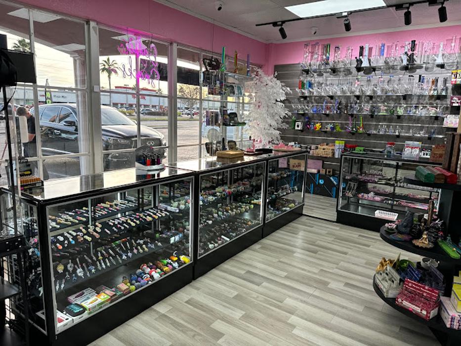 Pink Cloud Smoke Shop - Winter Haven, FL