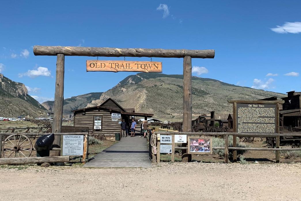 Moose Creek Lodge & Suites Image