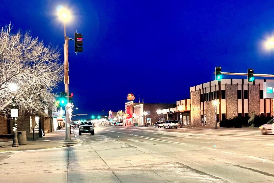 Moose Creek Lodge &amp; Suites Logo