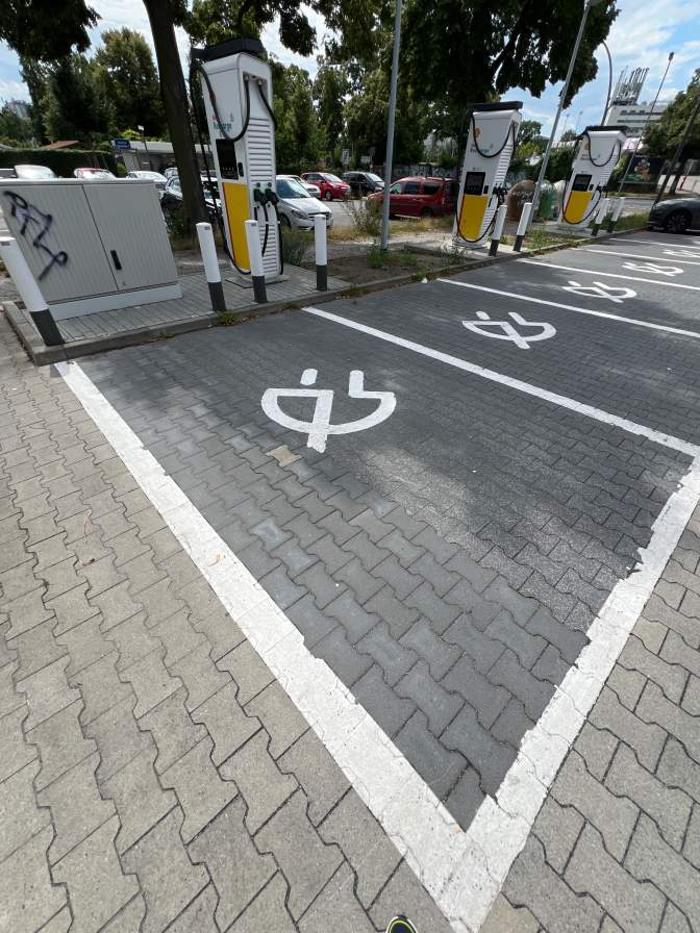 Shell Recharge Charging Station, Tempelhofer Weg in Berlin