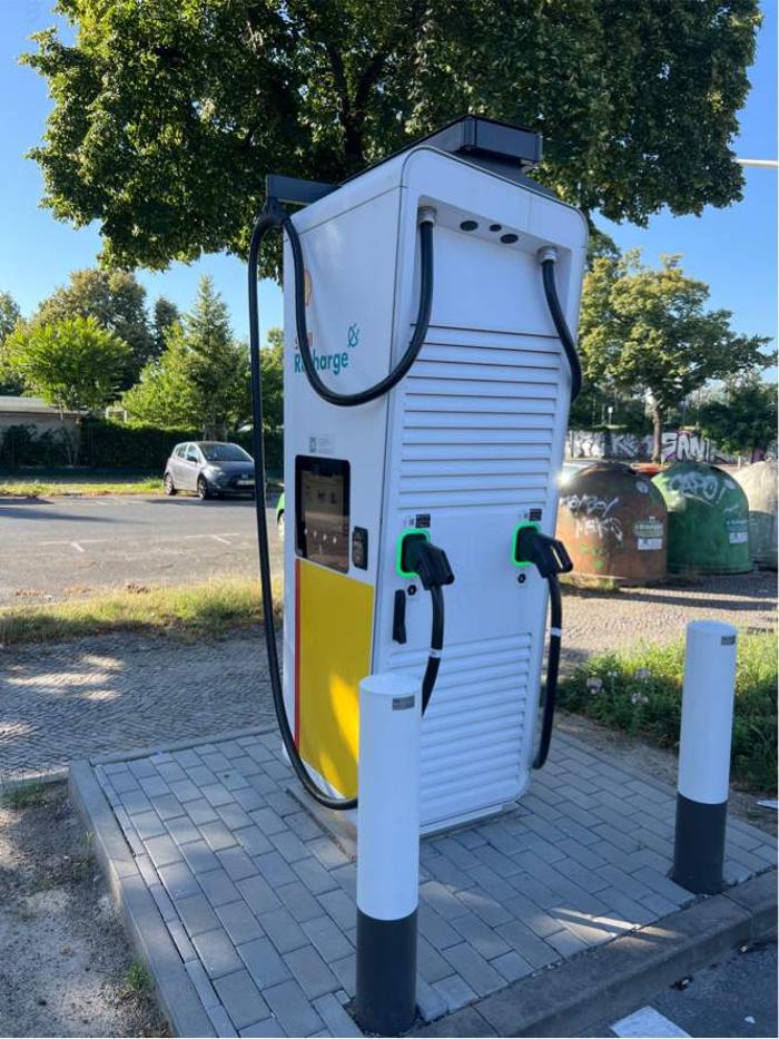 Shell Recharge Charging Station, Tempelhofer Weg in Berlin