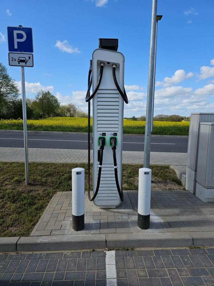 Shell Recharge Charging Station, Gadebuscher Straße in Lützow