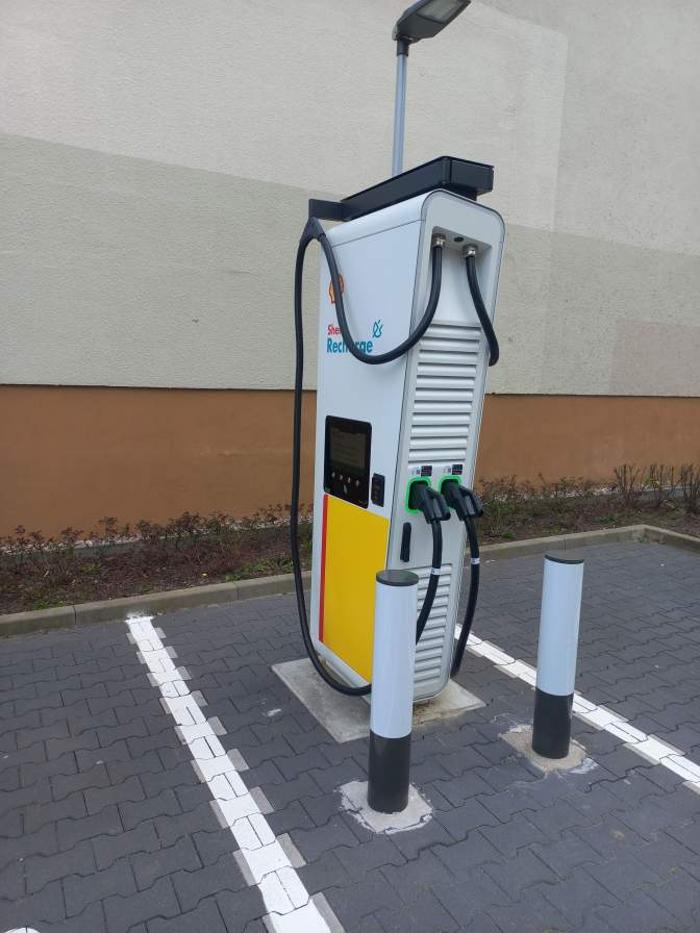 Shell Recharge Charging Station, Carl-Robert-Straße in Halle (Saale)