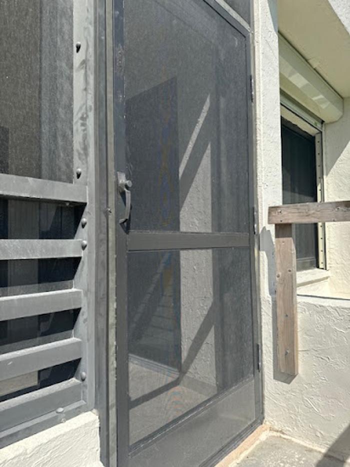 Gonzalez Pool Screen Repair - Lehigh Acres, FL