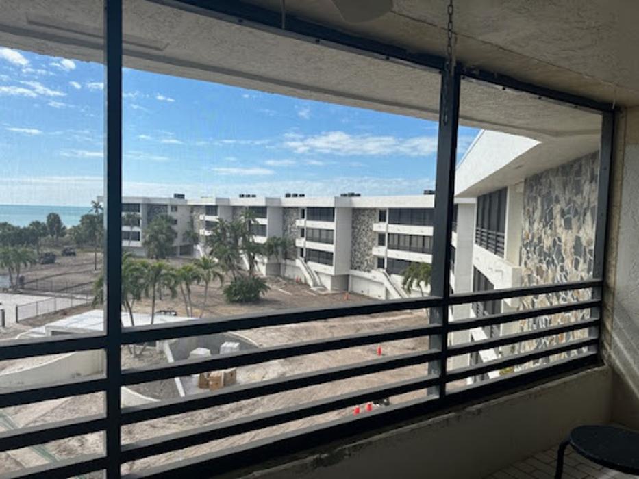 Gonzalez Pool Screen Repair - Lehigh Acres, FL