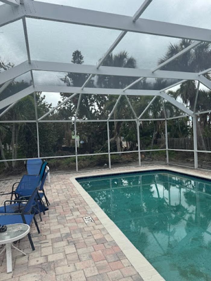 Gonzalez Pool Screen Repair - Lehigh Acres, FL