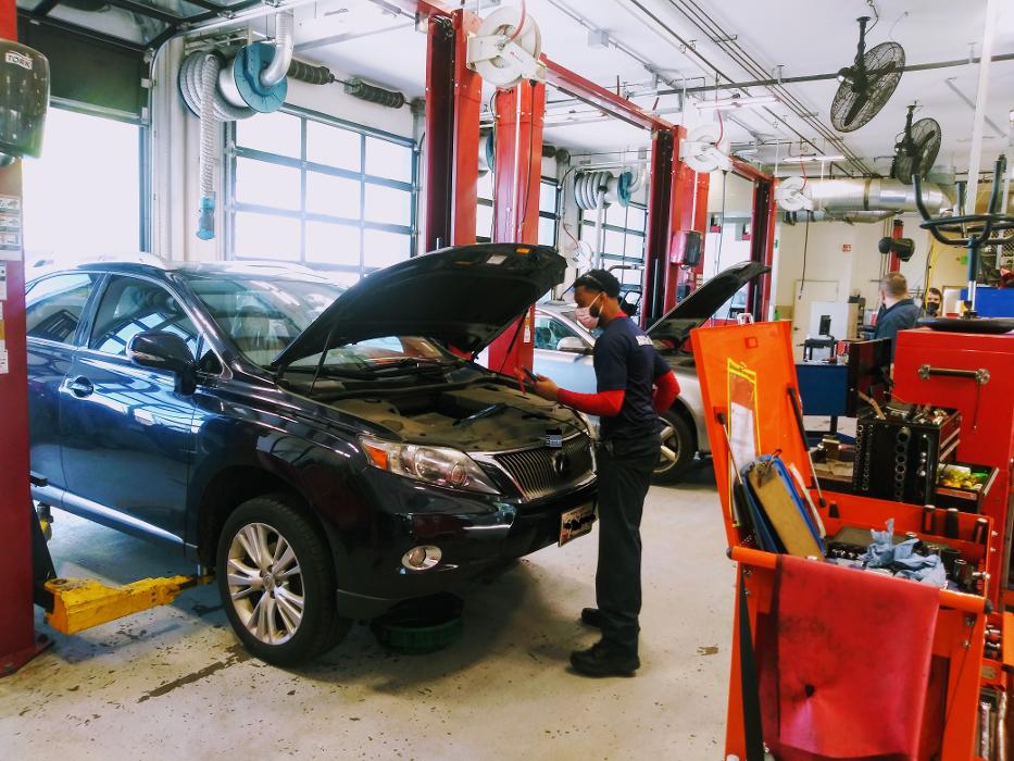 AAA Timonium Car Care Insurance Travel Center - Lutherville Timonium, MD