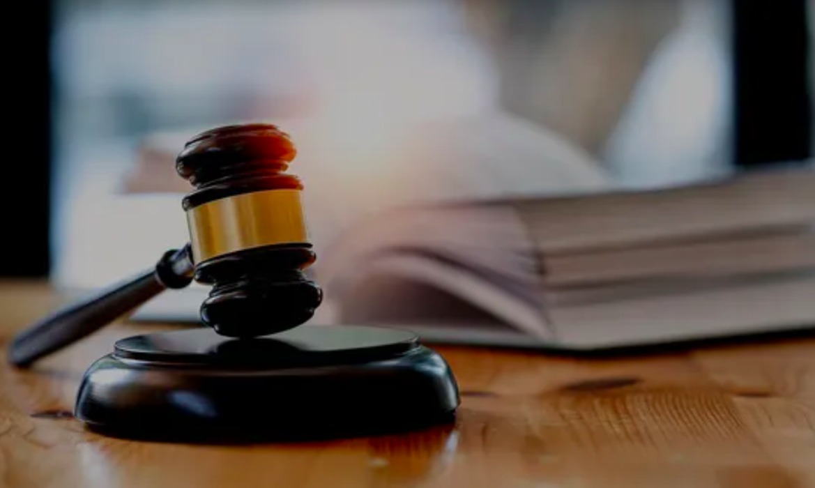 Luther Anderson, PLLP Logo