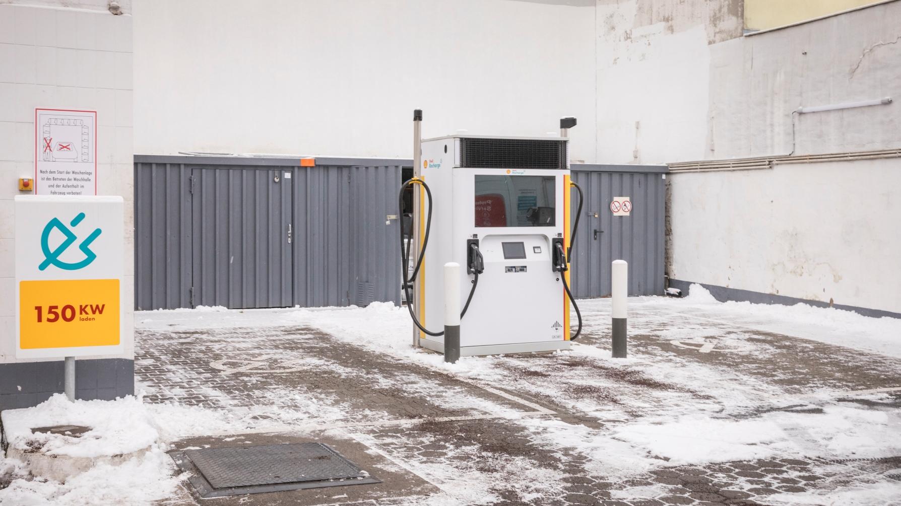 Shell Recharge Charging Station, Bergstraße in Berlin