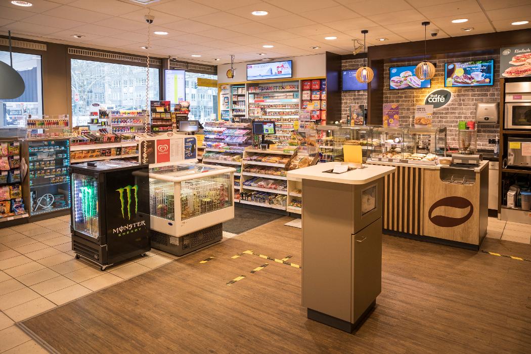 Shell Recharge Charging Station, Bergstraße in Berlin