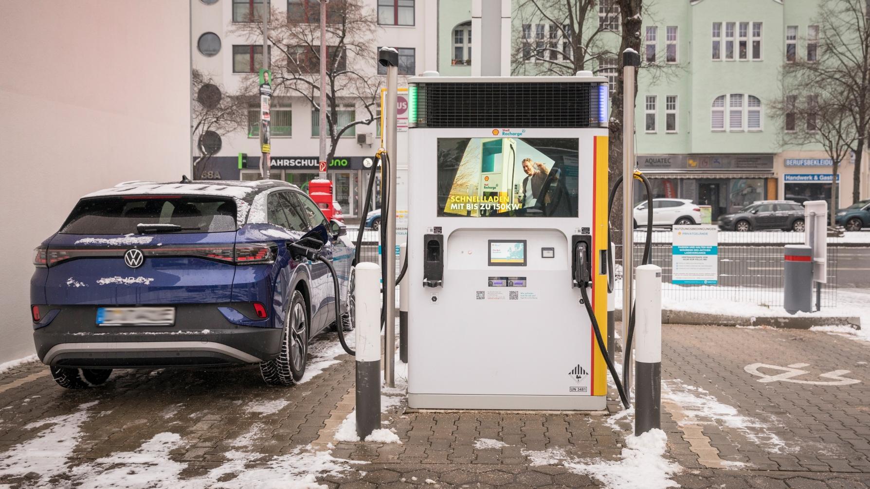 Shell Recharge Charging Station, Hauptstraße in Berlin