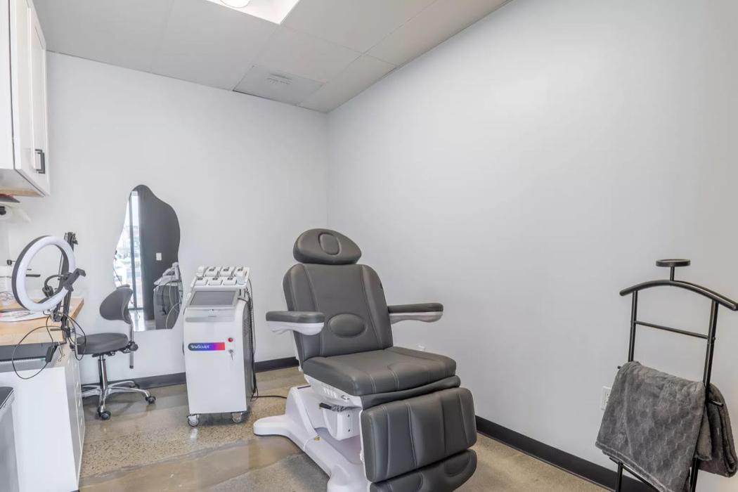 Vanity Compound - Huntington Beach, CA