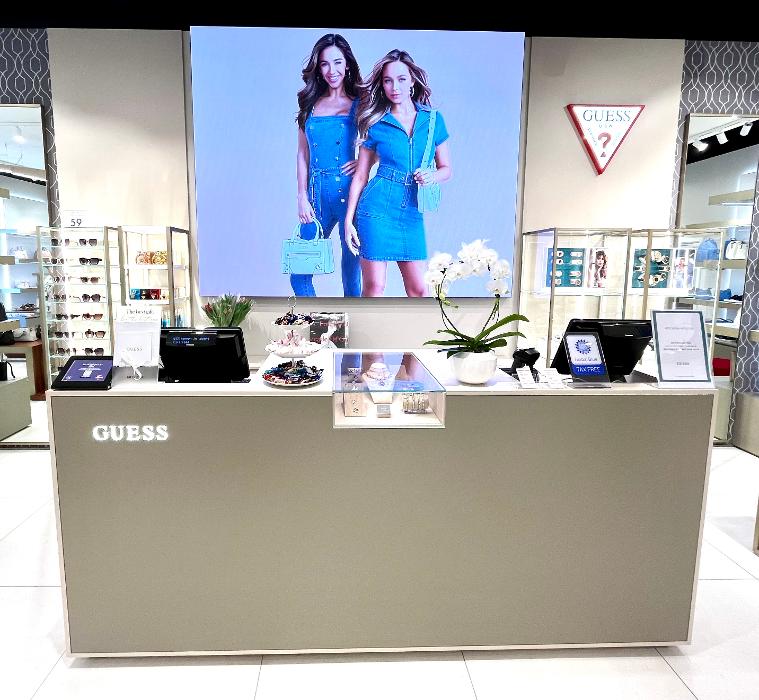 GUESS ACCESSORIES, Alter Spandauer Weg in Wustermark