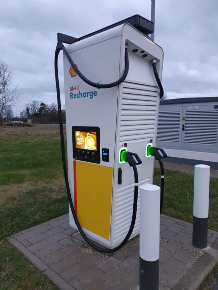 Shell Recharge Charging Station, Baron-Kückh-Straße in Rheinau