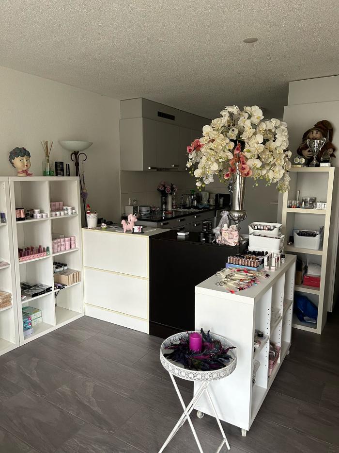 Swiss-Nailshop - Nagelzubehör und Nagelstudio, Gyrenstrasse in Widen