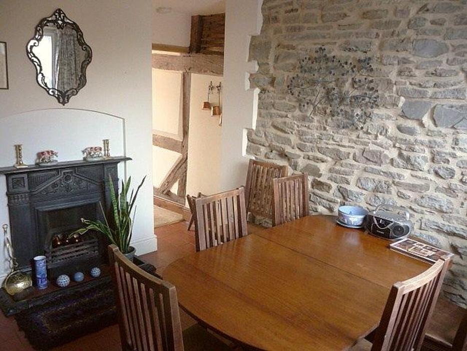 Paul Pry - dining room