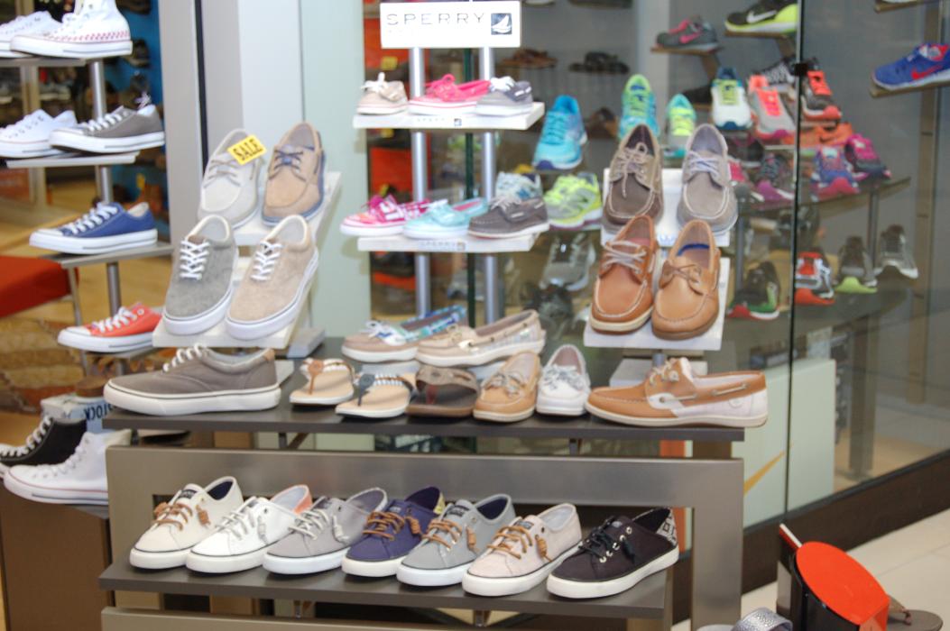 Tradehome Shoes