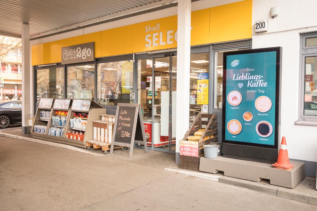 Shell Recharge Charging Station, Bundesallee in Berlin