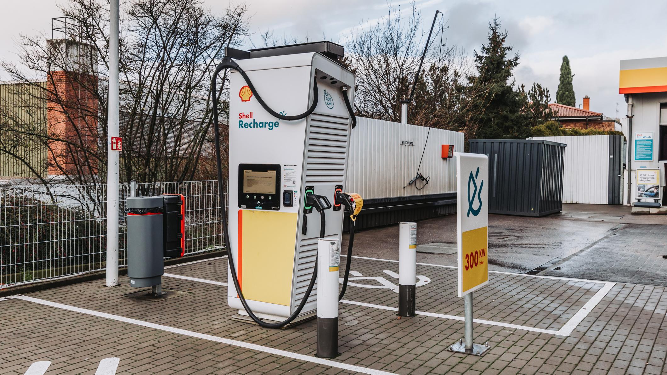 Shell Recharge Charging Station, Industriestraße in Hösbach