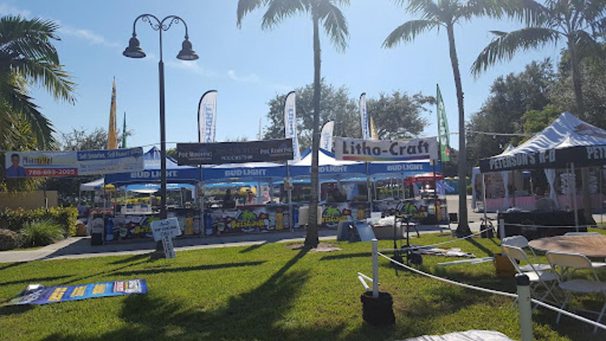 Miami Bartender Babe - Aventura, FL