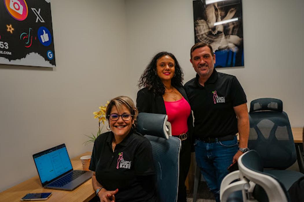 Miami Bartender Babe - Aventura, FL