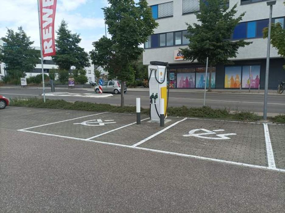 Shell Recharge Charging Station, Eglosheimer Straße in Asperg