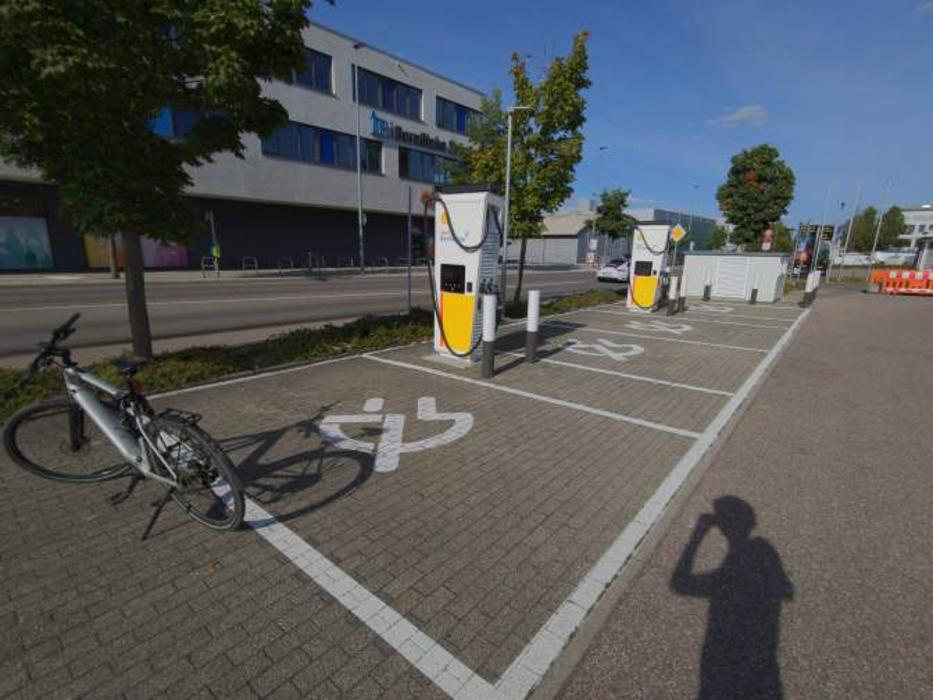 Shell Recharge Charging Station, Eglosheimer Straße in Asperg