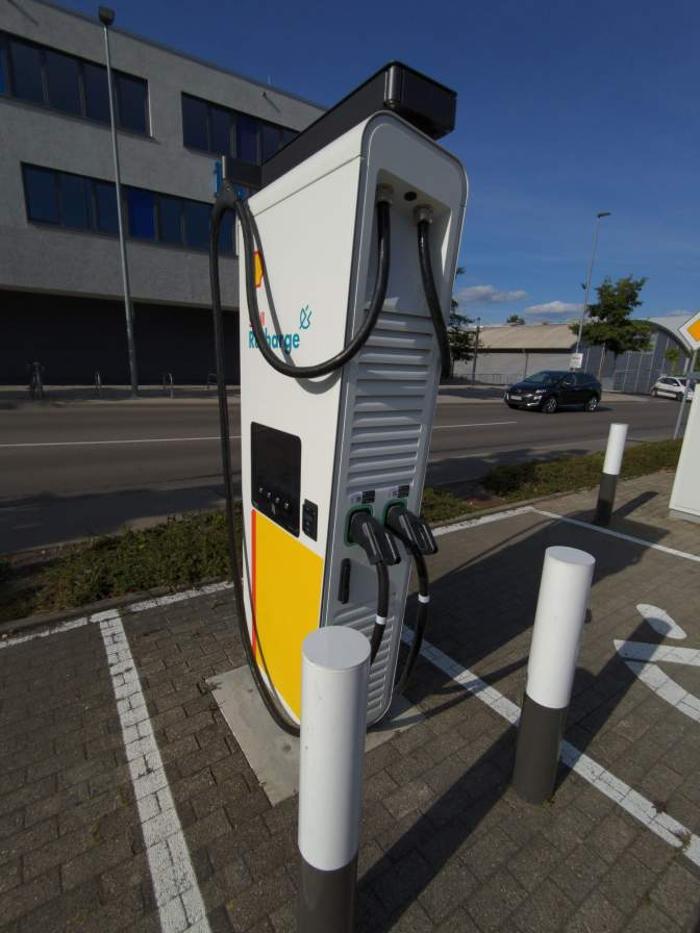 Shell Recharge Charging Station, Eglosheimer Straße in Asperg