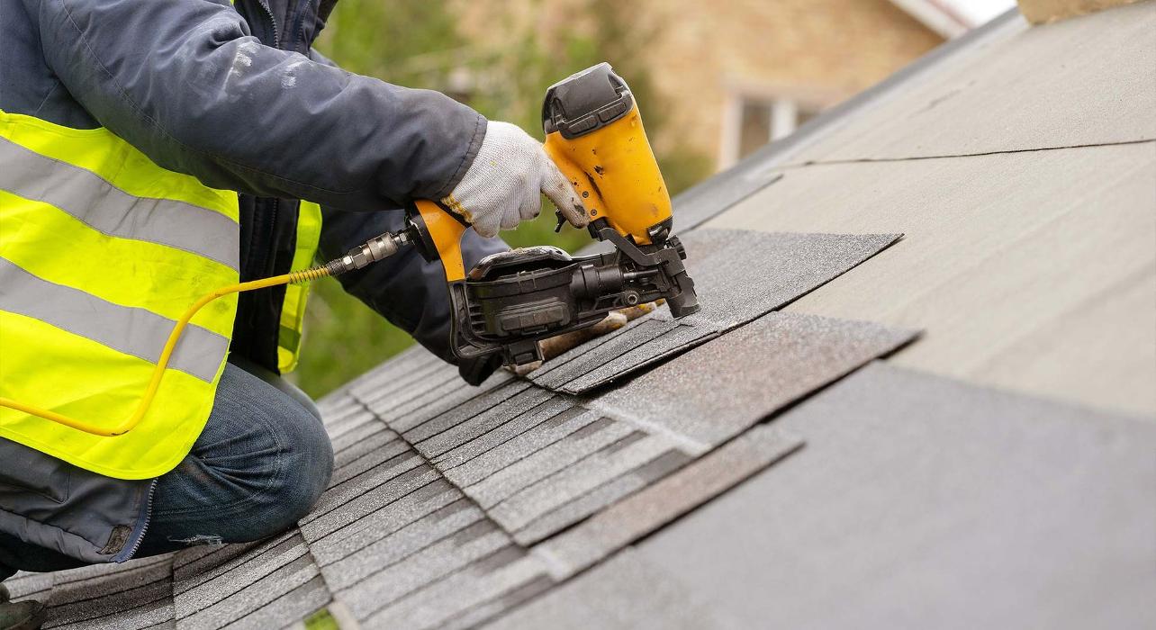 Aqua MG Roofing and Painting Logo