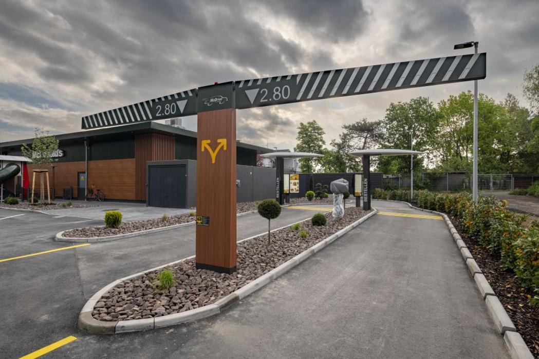 McDonald's, Am Autobahnzubringer in Kronau
