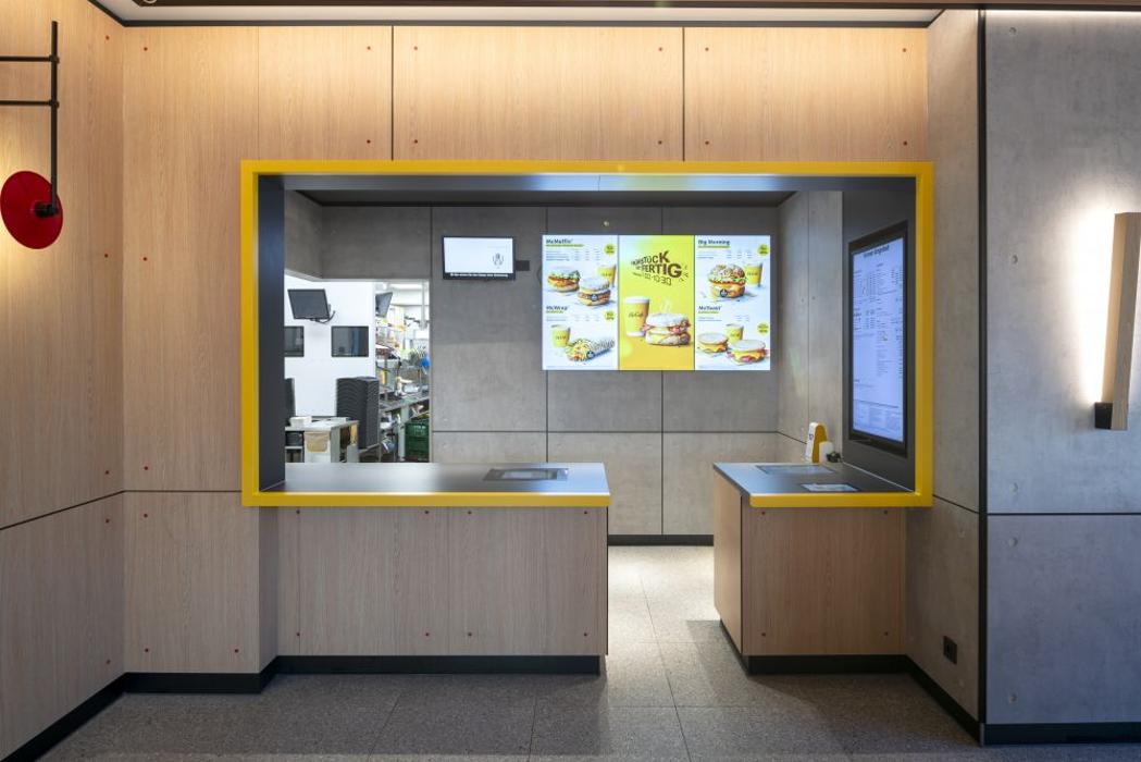 McDonald's, Am Autobahnzubringer in Kronau