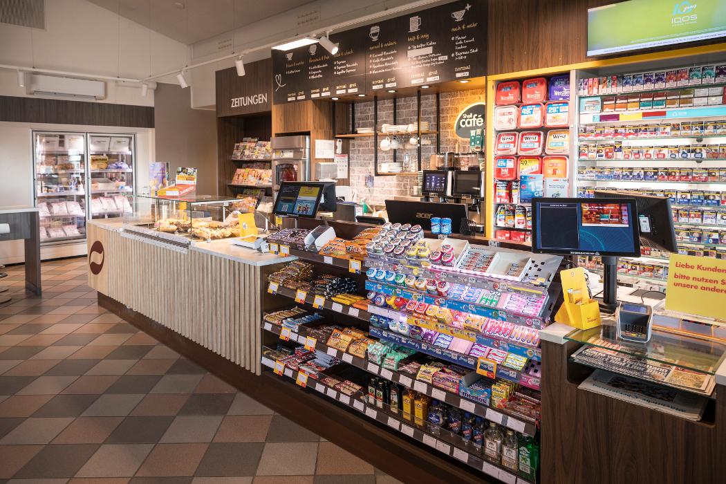 Shell Recharge Charging Station, Prenzlauer Straße in Angermünde