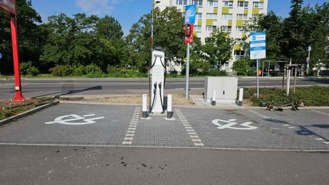 Shell Recharge Charging Station, Poserstraße in Leipzig