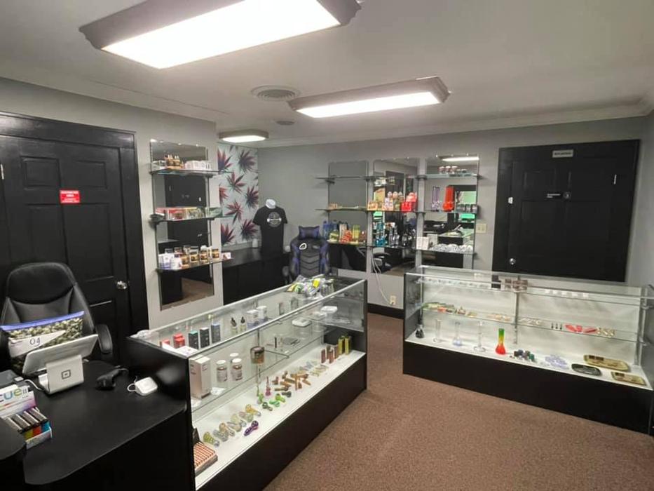 Remedy Center Dispensary & Smoke Shop - Evansville, IN