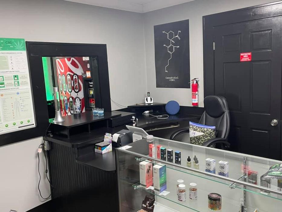 Remedy Center Dispensary & Smoke Shop - Evansville, IN
