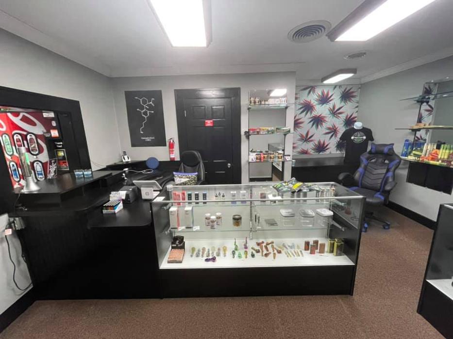 Remedy Center Dispensary & Smoke Shop - Evansville, IN