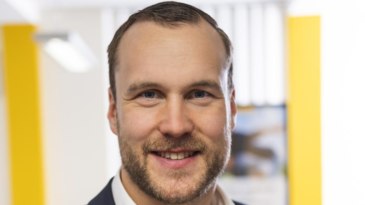 Mecklenburgische Versicherung Frederik Gellermann, Zum Bahnhof in Uetze