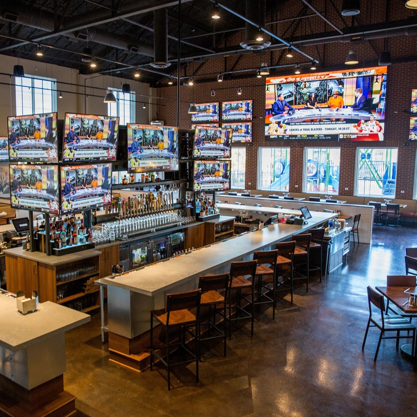 BOOMBOZZ CRAFT PIZZA & TAPHOUSE EAST NASHVILLE