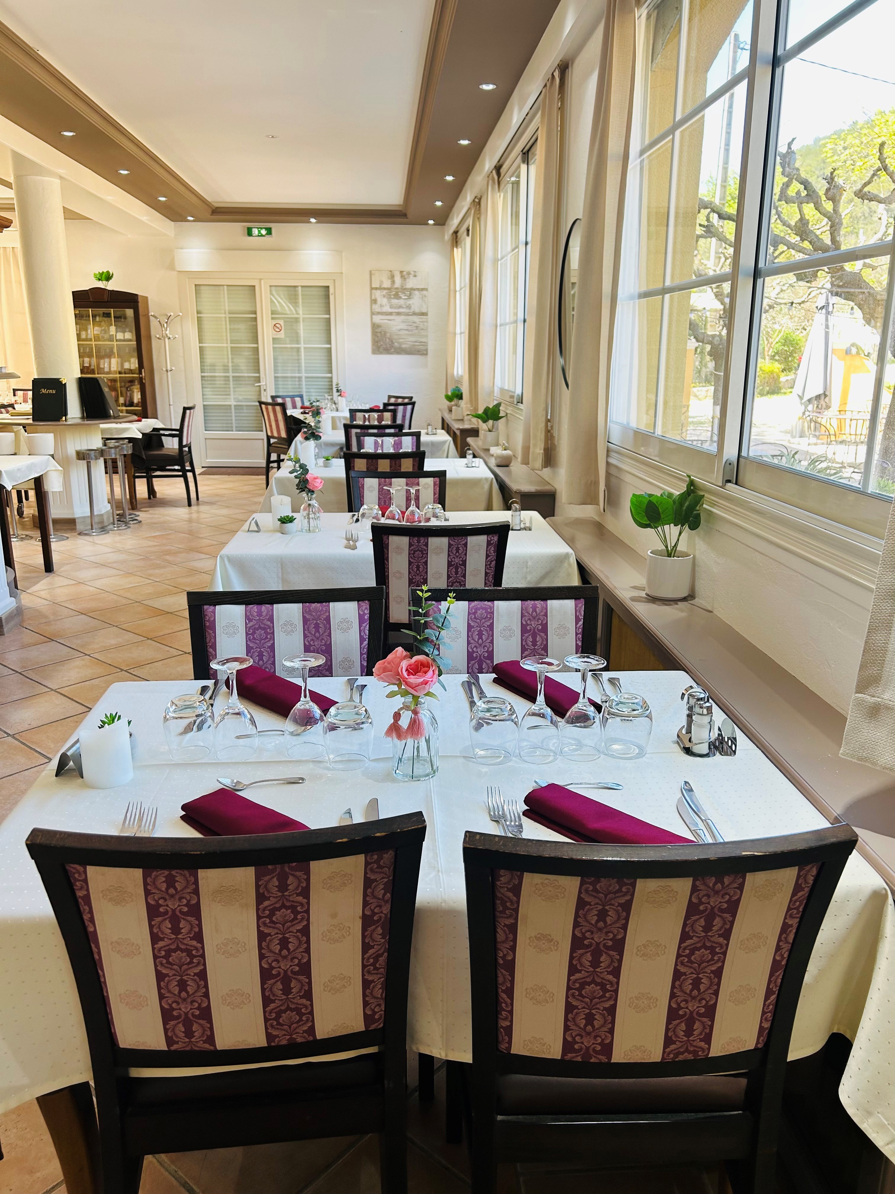 Salle du restaurant La Batide Enchantée