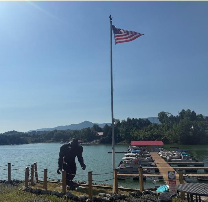 OASIS COVE MARINA & LODGING - Dandridge, TN