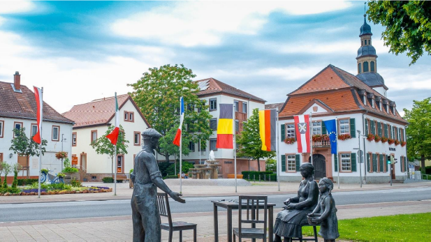 Stadtverwaltung Lampertheim - Verwaltungsaußenstelle Hüttenfeld, Alfred-Delp-Straße in Lampertheim